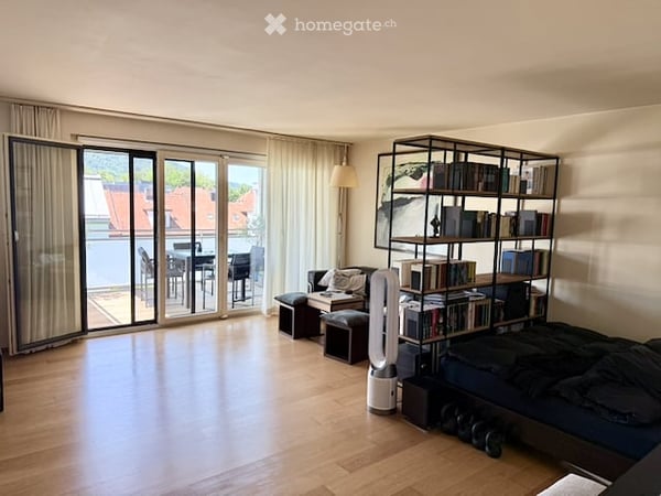 Grosszügige 2.5-Zimmer-Wohnung mit Balkon im Kreis 2, Zürich 3