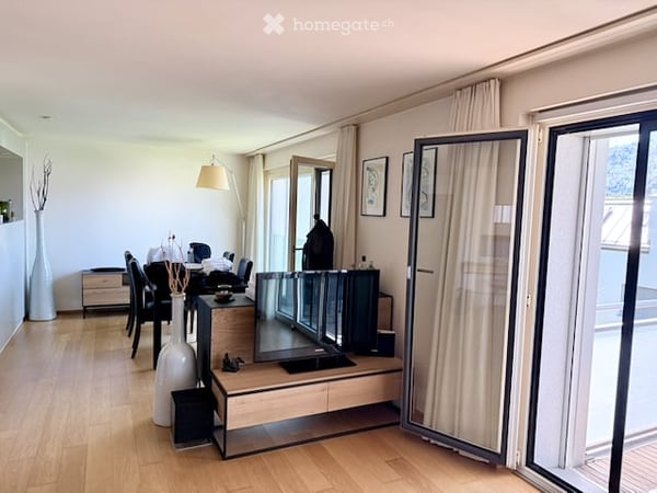 Grosszügige 2.5-Zimmer-Wohnung mit Balkon im Kreis 2, Zürich 4