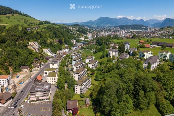 Moederne 5.5-Zimmer-Wohnung an begehrter Lage 13