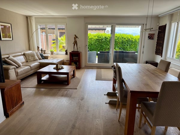 Grosses 7.5-Zimmer-Doppeleinfamilienhaus mit Weitsicht in ruhiger Privatstrasse 4