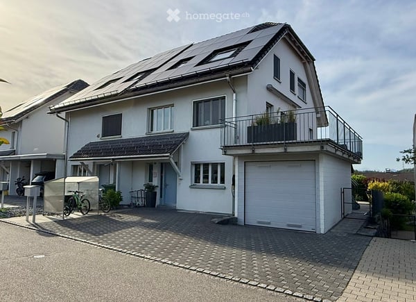 Grosses 7.5-Zimmer-Doppeleinfamilienhaus mit Weitsicht in ruhiger Privatstrasse 2