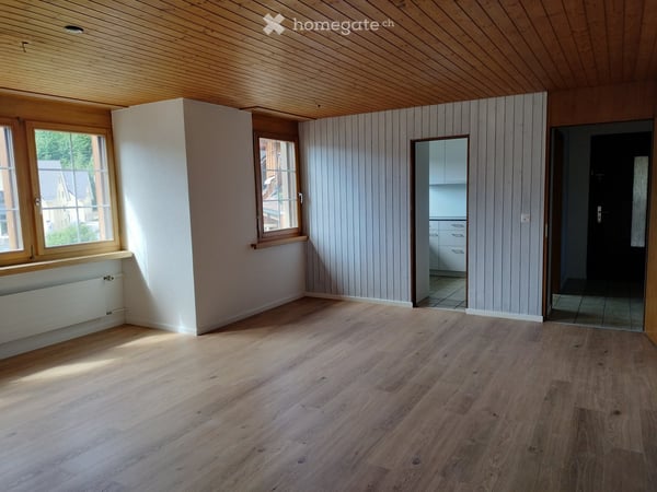 Helle 4.5-Zimmer-Wohnung mit Kamin in Saland – sofort verfügbar! 3