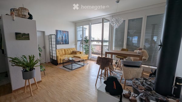 Helle 3.5-Zimmer-Attikawohnung mit Berg- und Seeblick 2