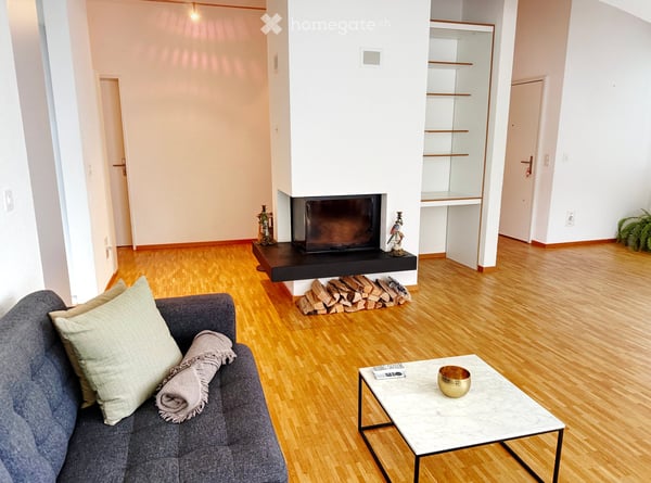 Vollmöblierte 2.5-Zimmer-Dachwohnung mit Seesicht in Thalwil, 3 Minuten vom Bahnhof 6