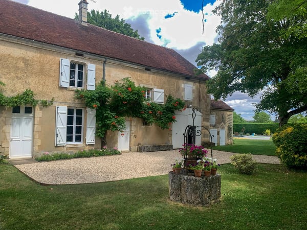 Charming 8-Room Stone House with Pool in Burgundy - 2h from Paris 1