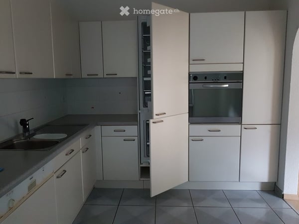 Charmante 2.5-Zimmer-Wohnung in Reichenburg – Sonnig und ruhig gelegen 9