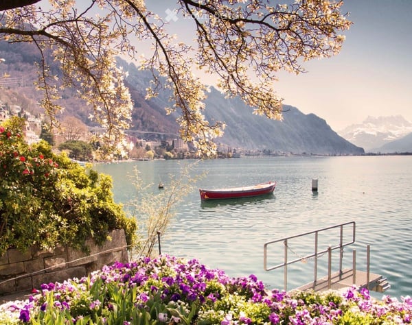 Brand new, Attic Gem in the heart of Montreux ~2 min stroll to the stunning Lac Lemon