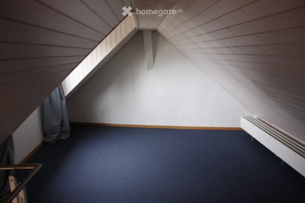 Charmante 3.5-Zimmer-Dachwohnung mit Galerie 8