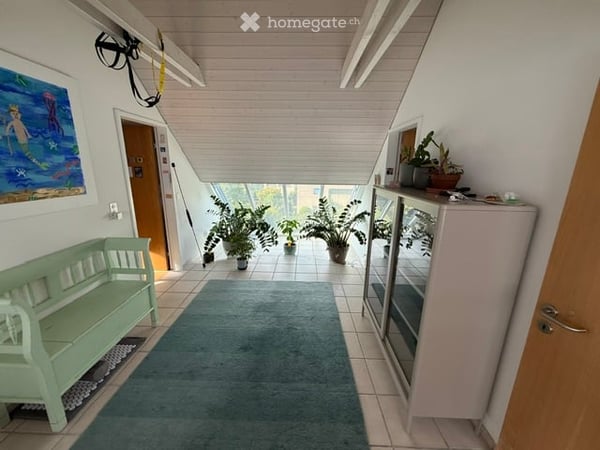 Geräumiges freistehendes Haus mit 6,5 Zimmern, Garten, Pool, Parkplatz und Keller (inkl. Hobbyraum) 4
