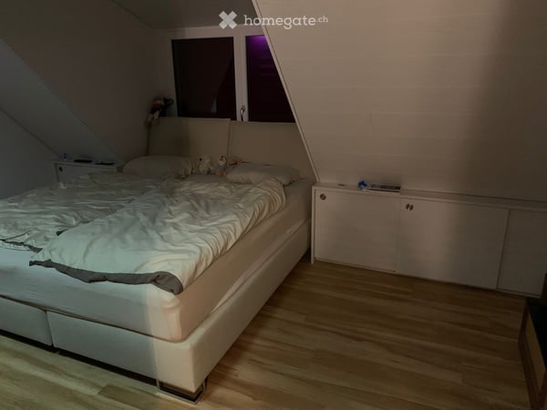 Charmante 4-Zimmer-Dachgeschosswohnung in Kefikon ZH mit sehr schöner Aussicht 12