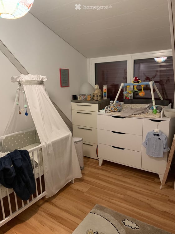 Charmante 4-Zimmer-Dachgeschosswohnung in Kefikon ZH mit sehr schöner Aussicht 10