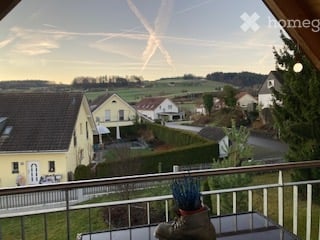 Charmante 4-Zimmer-Dachgeschosswohnung in Kefikon ZH mit sehr schöner Aussicht 2