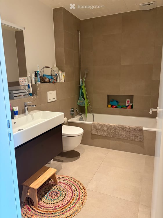 Geräumiges 6.5-Zimmer-Reihenhaus zu vermieten/Spacious 6.5-Room Row House for Rent 10