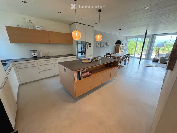 Geräumiges 6.5-Zimmer-Reihenhaus zu vermieten/Spacious 6.5-Room Row House for Rent 4