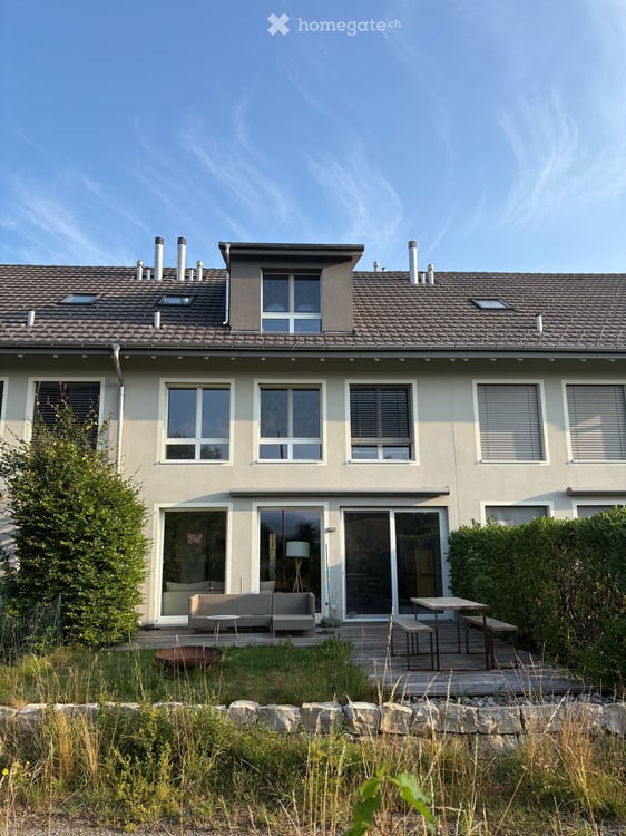 Geräumiges 6.5-Zimmer-Reihenhaus zu vermieten/Spacious 6.5-Room Row House for Rent 2