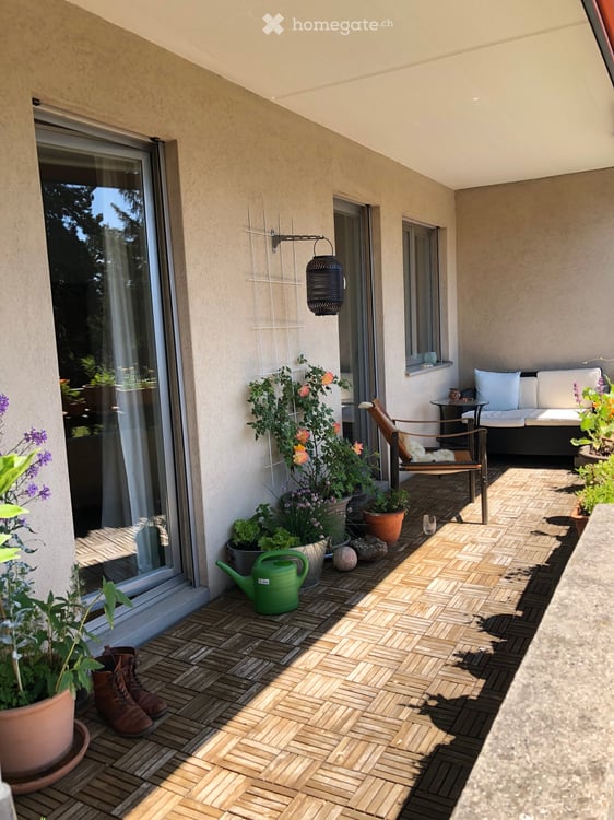 Im Dorfkern, ruhig mit grossem Südbalkon 12