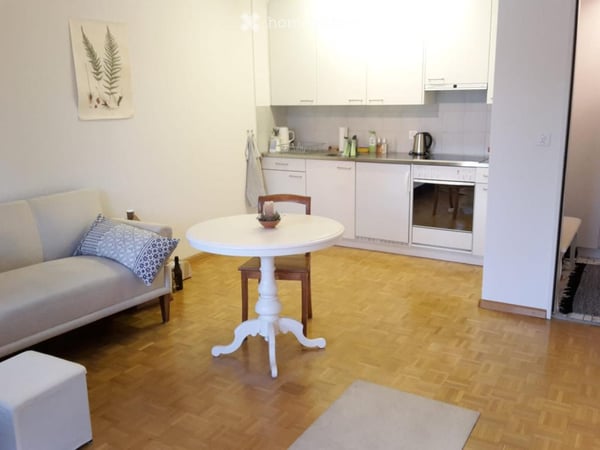 Im Dorfkern, ruhig mit grossem Südbalkon 5