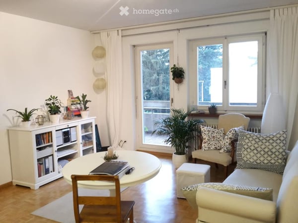 Im Dorfkern, ruhig mit grossem Südbalkon 4