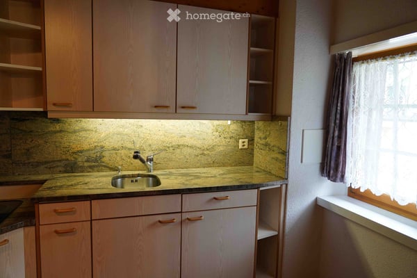 Charmante 3.5-Zimmer-Dachwohnung im Altbau an der Perlstrasse 6 in Schwanden GL 12