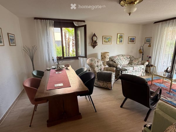 Mediterranes Wohnen am Lago Maggiore: möblierte 3.5-Zimmer-Wohnung mit Pool in Muralto 2