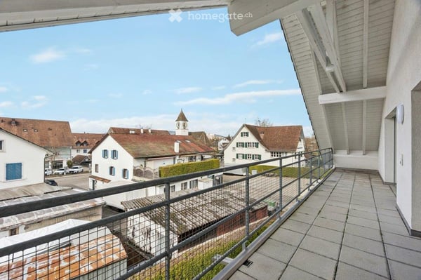 Moderne und grosszügige 5.5-Zimmer-Dachwohnung mit 2 Balkonen 4