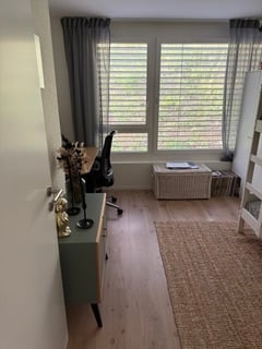 4.5-Zimmer-Wohnung | 110 m² | 60 m² Sonnenterrasse | 2 Bäder | nur 5 Parteien 8