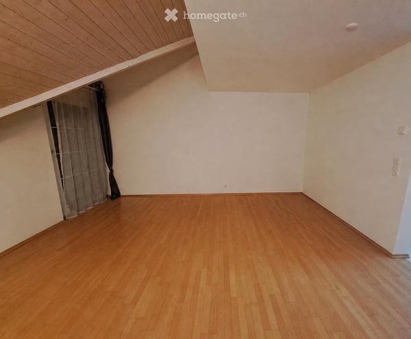 Helle 4.5-Zimmer-Maisonette-Wohnung mit Balkon in Glattfelden inkl. 2 Tiefgaragenplätze 5