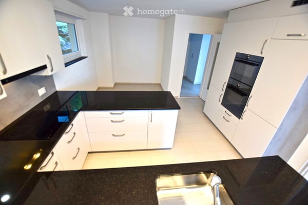 An zentrumsnaher Wohnlage überzeugt diese schöne Wohnung mit 4.5 Zimmer Wohnräumen. 6