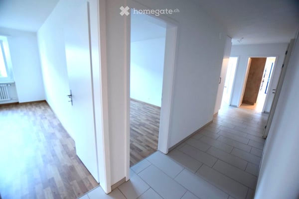 An zentrumsnaher Wohnlage überzeugt diese schöne Wohnung mit 4.5 Zimmer Wohnräumen. 3