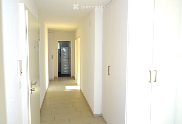 An zentrumsnaher Wohnlage überzeugt diese schöne Wohnung mit 4.5 Zimmer Wohnräumen. 2