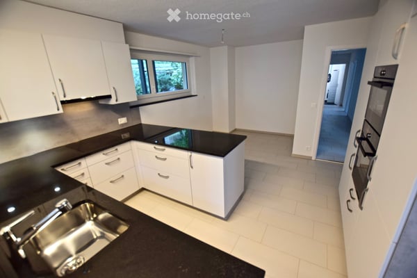 An zentrumsnaher Wohnlage überzeugt diese schöne Wohnung mit 4.5 Zimmer Wohnräumen. 5
