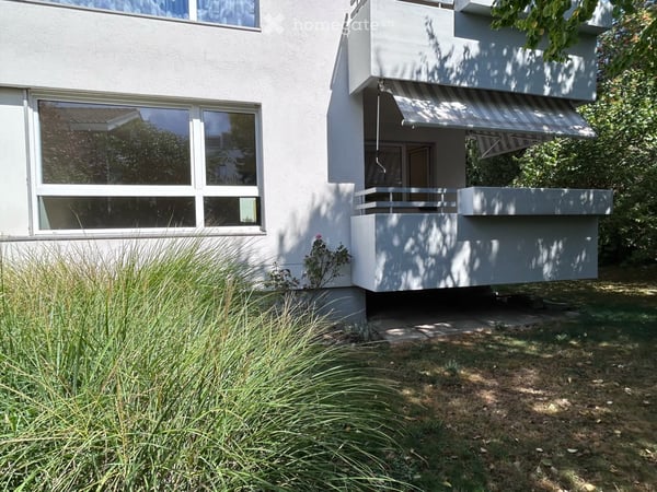 Helle 3.5-Zimmer-Wohnung mit Balkon in Binningen 2