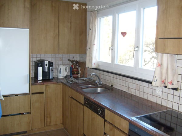 Charmantes freistehendes Einfamilienhaus mit grossem Garten in Fehraltorf 3