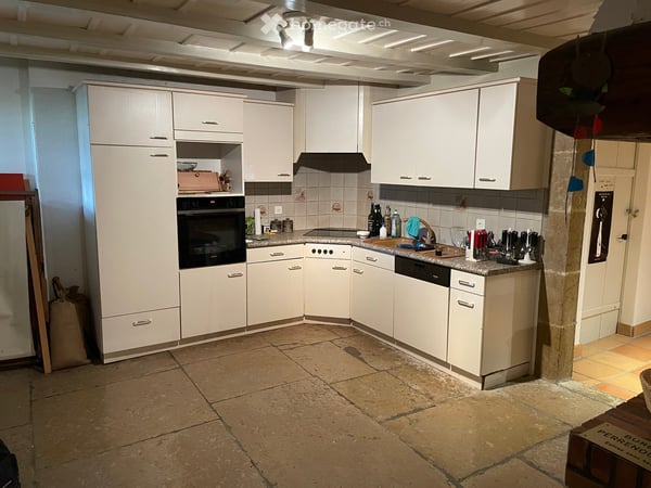 Ferme de caractère à Val-de-Travers – 300 m² habitable, 2 appartements, cadre verdoyant et paisible 5