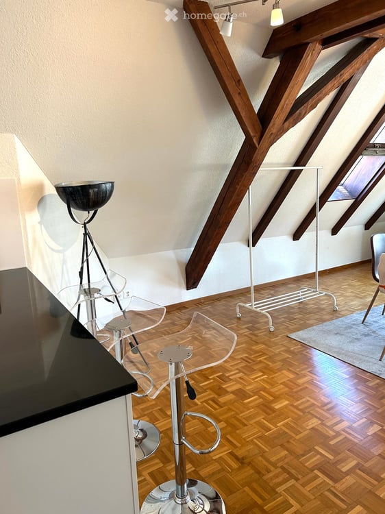 Möblierte 1.5-Zimmer-Wohnung in Seefeld 12