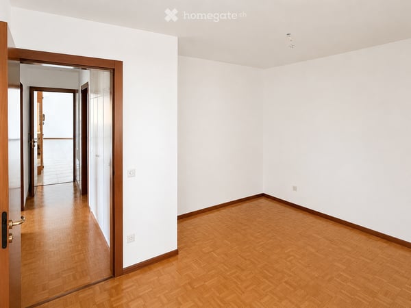 4.5 LOCALI LUMINOSI CON BALCONE – CHF 1'600.– + CHF 300.– SPESE FORFAIT 13