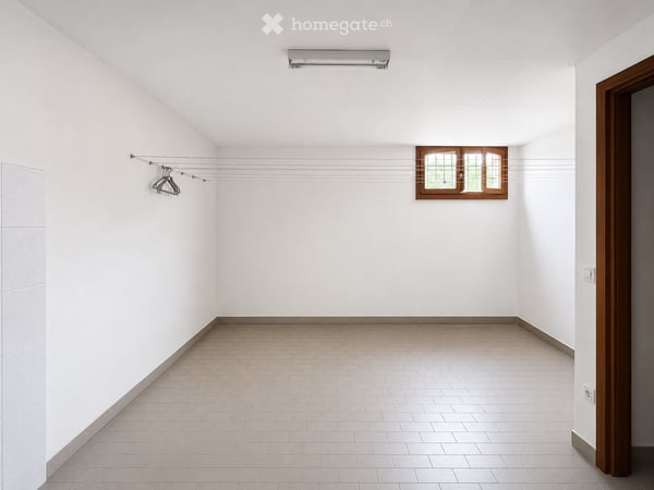 4.5 LOCALI LUMINOSI CON BALCONE – CHF 1'600.– + CHF 300.– SPESE FORFAIT 25