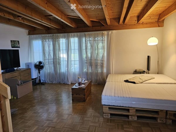 Tolle, speziell Dachwohnung im Herzen von Neftenbach! Ab 01.10.2026 2