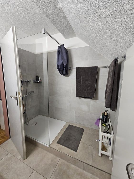 Tolle, speziell Dachwohnung im Herzen von Neftenbach! Ab 01.10.2026 9