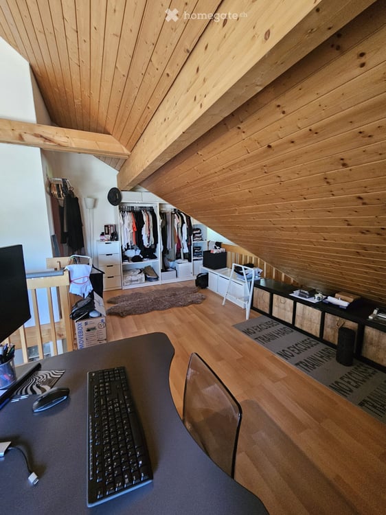 Tolle, speziell Dachwohnung im Herzen von Neftenbach! Ab 01.10.2026 13
