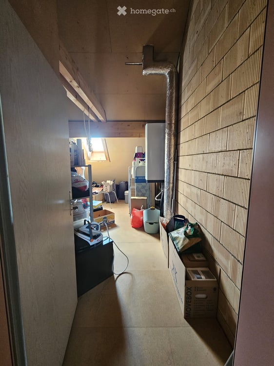 Tolle, speziell Dachwohnung im Herzen von Neftenbach! Ab 01.10.2026 15