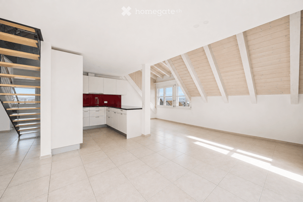Charmante 5.5-Zimmer-Wohnung mit Bergblick und Balkon in Reichenburg 2