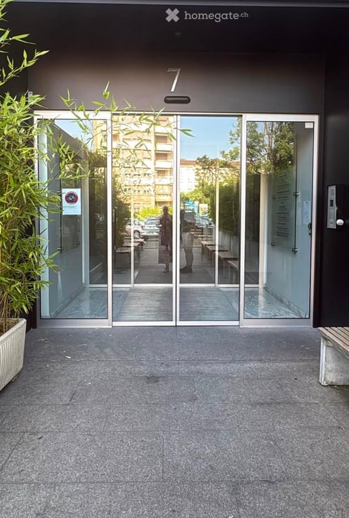 Élégant appartement de 4 pièces rénové, proche du centre-ville