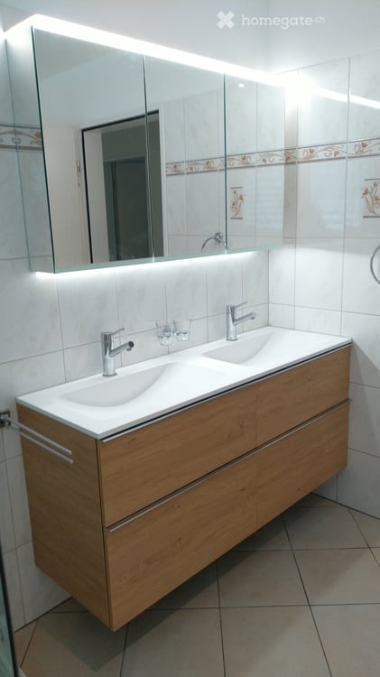 Lichtdurchflutete 5.5-Zimmer-Wohnung mit grossem Balkon und 2 Aussenabstellplätzen 12