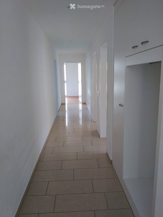 Lichtdurchflutete 5.5-Zimmer-Wohnung mit grossem Balkon und 2 Aussenabstellplätzen 9