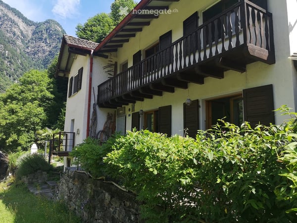 Charmantes 4.5-Zimmer-Einfamilienhaus mit Garten in Buseno Calancatal ( Ortsteil Molina) 2