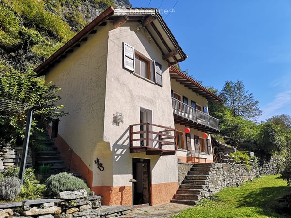 Charmantes 4.5-Zimmer-Einfamilienhaus mit Garten in Buseno  Calancatal    ( Ortsteil Molina)