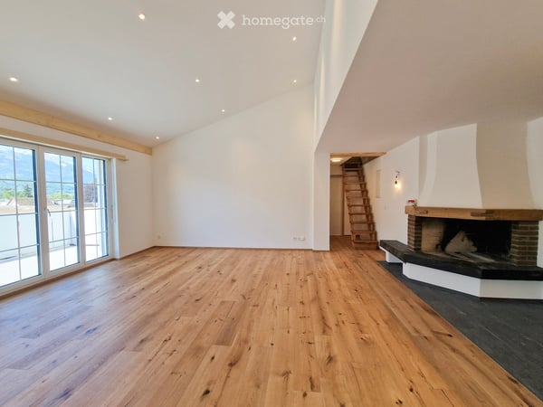 Einziehen und geniessen – komplett renovierte 3-Zimmer Dachwohnung (Maisonette) 3