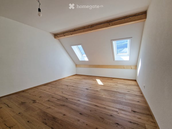 Einziehen und geniessen – komplett renovierte 3-Zimmer Dachwohnung (Maisonette) 10