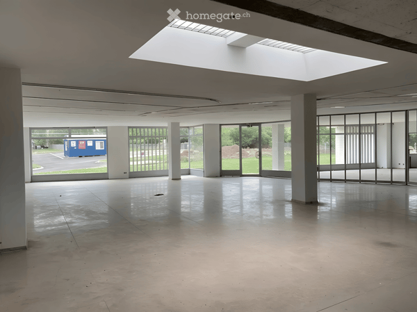 Büro-/Gewerbe-/Verkaufsfläche zu vermieten im Erdgeschoss, Quartierzentrum Grünau, ZH-Altstetten 2